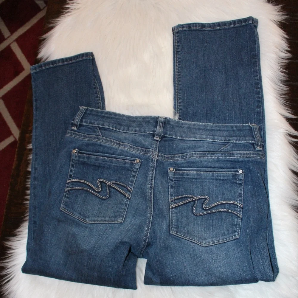 White House Black Market, Blanc cropped Leg Jeans - Picture 2 of 7